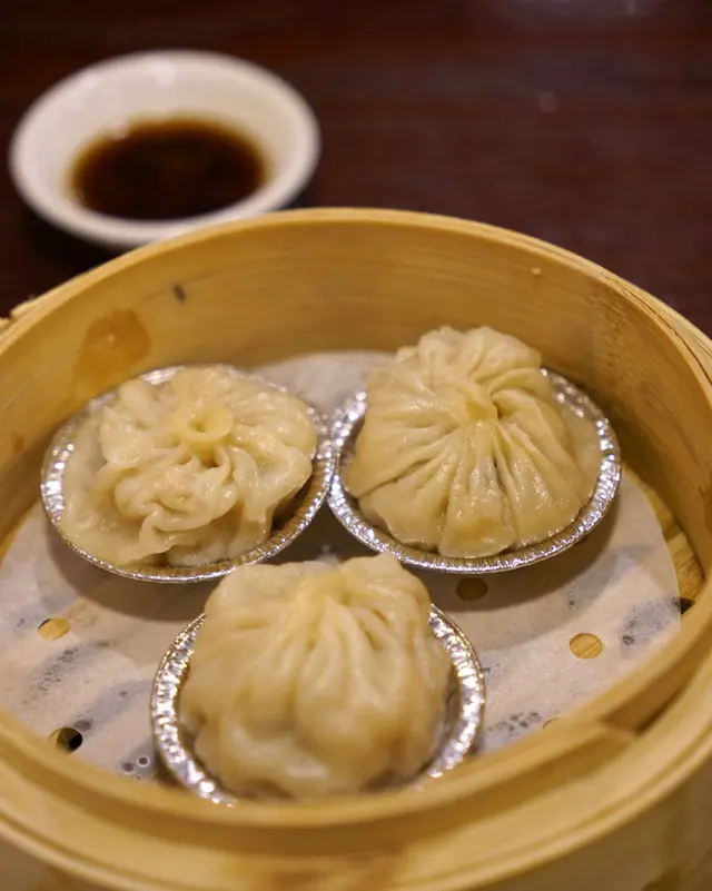 素翅灌湯小籠包