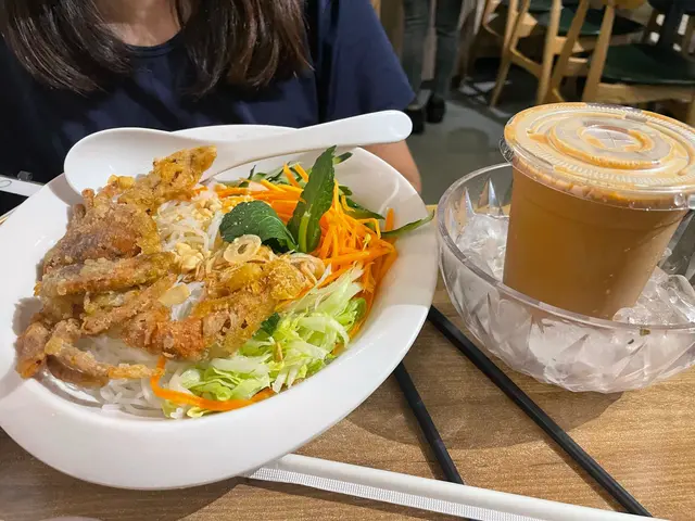 冰鎮凍奶茶  （跟餐+$10）