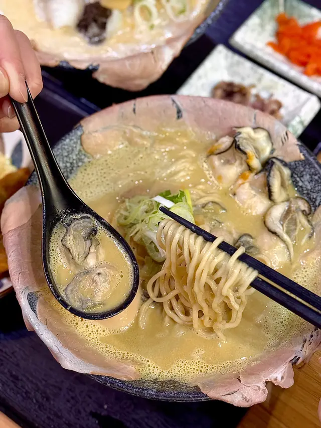 終極之廣島牡蠣濃湯拉麵