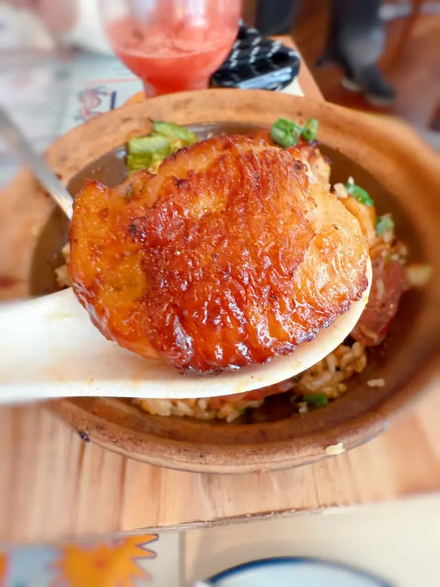 焗青檸葉花枝膠釀雞中翼