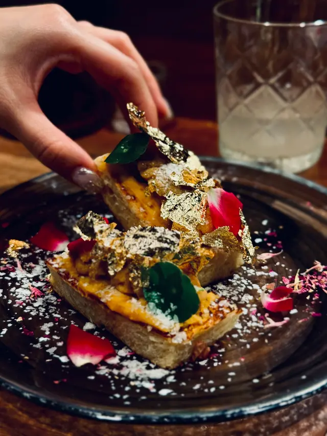 北海道南瓜馬糞海膽多士