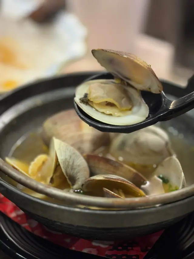 香草牛油煮鮮蜆