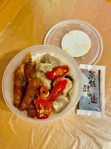 鳳爪排骨飯