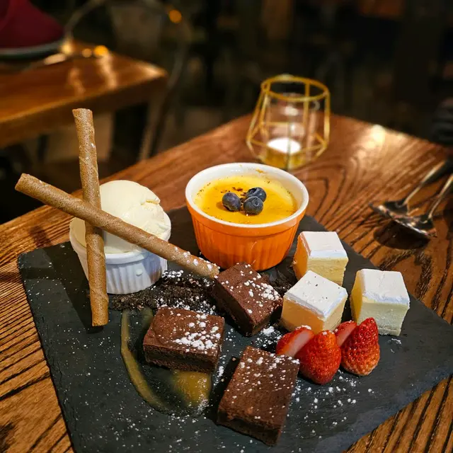 DESSERT PLATTER