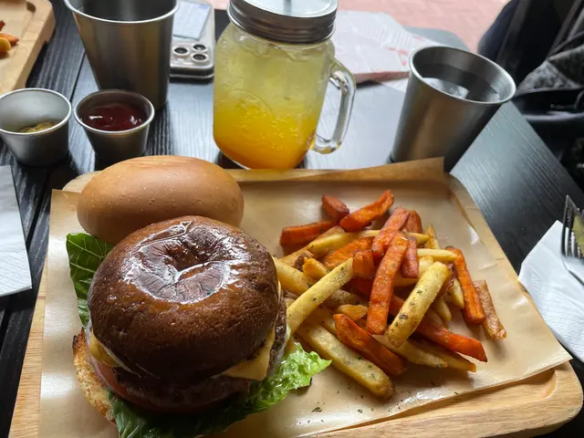 大烤菇牛肉漢堡