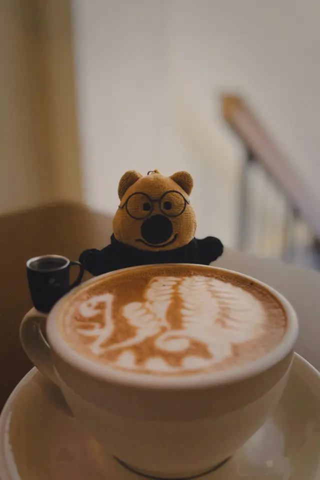 陽光下的泡沫是彩色的🌈