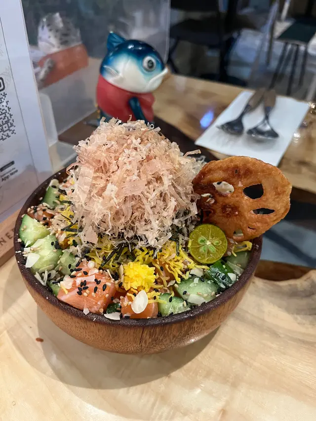 自選三文魚bowl 配芥末乳酪醬