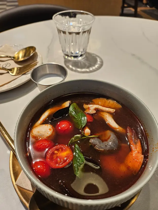 阿閒泰虎蝦冬蔭功湯