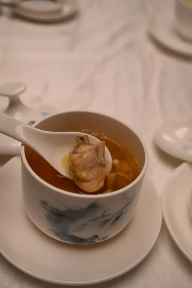 雲南真菌螺頭老雞燉湯