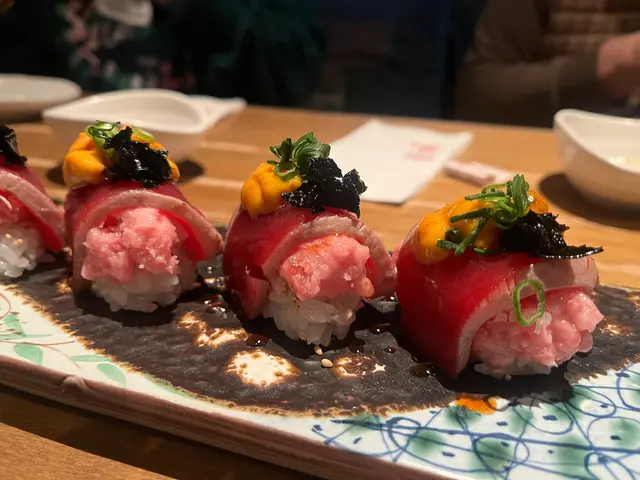 海膽吞拿魚壽司