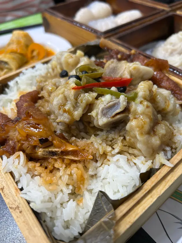 鳳爪排骨飯