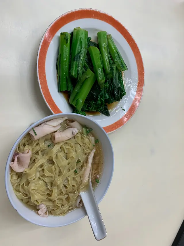 鱿鱼宽面+蔬菜