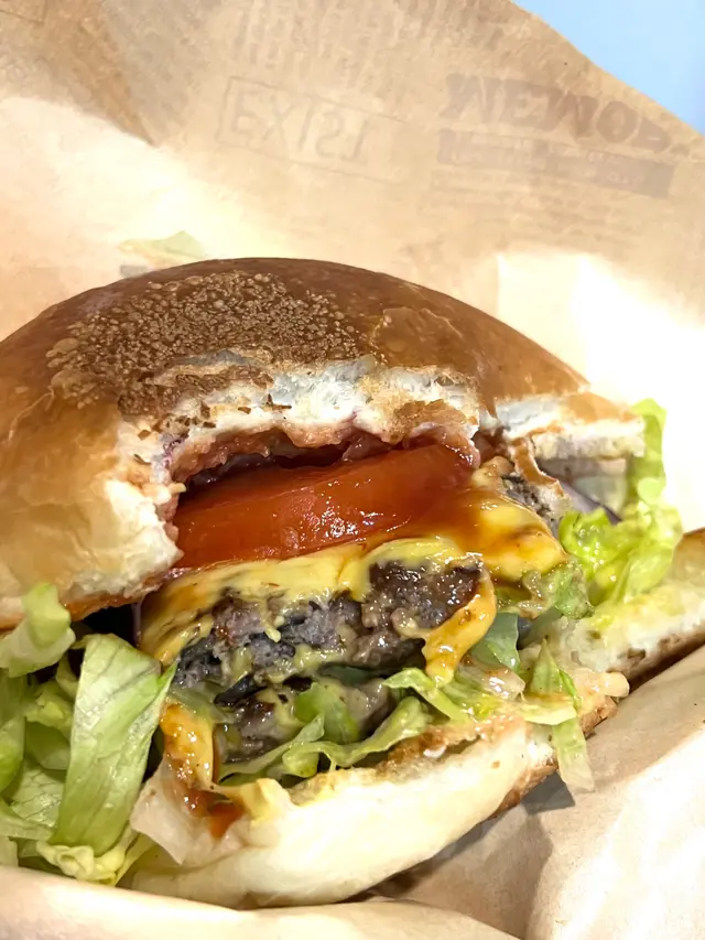 雙層手打牛肉芝士漢堡