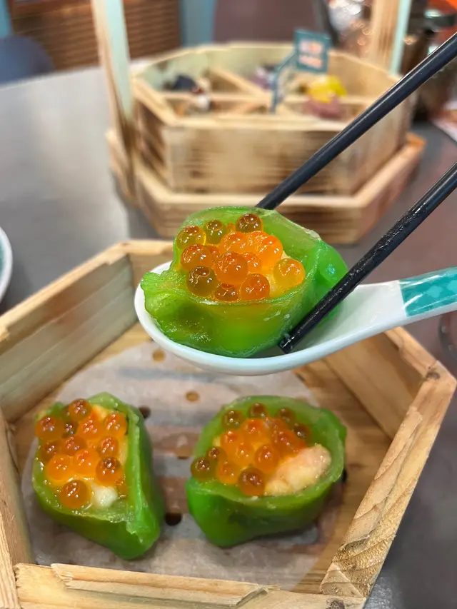 蟹粉菠菜香蝦餃