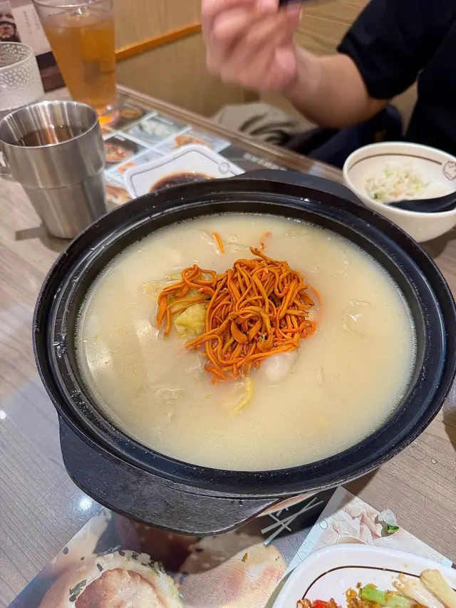 蟲草花花膠雞(半隻)