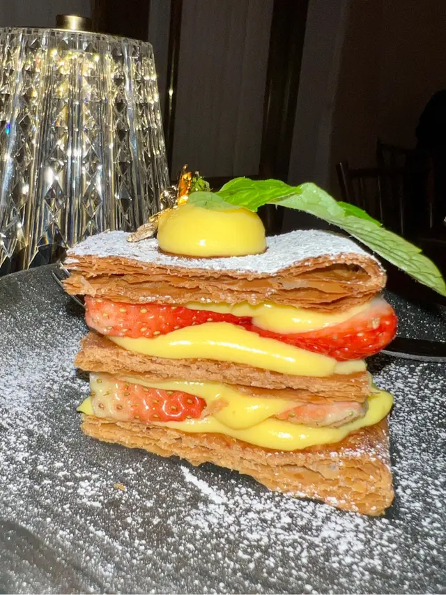 士多啤梨拿破崙