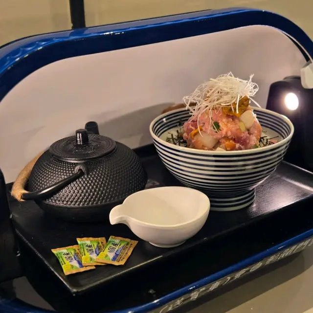 特上二重拖羅蓉海鮮丼定食