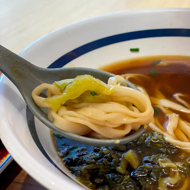 彰化黑麻油雞翅手工麵