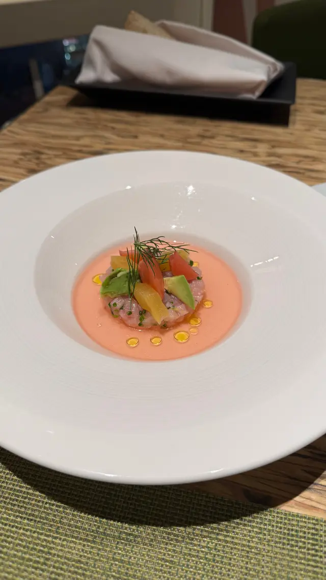 味道普通，冇咩魚味，啲魚一夾就散，份量少，基本上兩啖就食晒￼￼