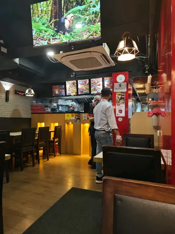 瑪莎拉羊肉配薄餅 + 芒果奶昔