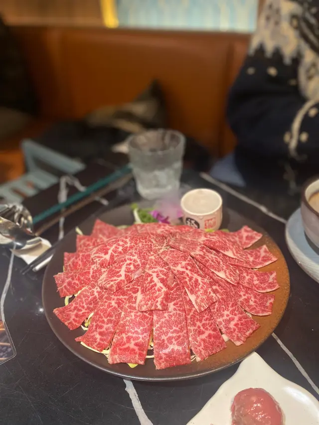 美國安格斯牛肉（中）