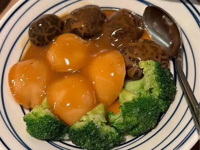 翡翠鮑魚伴花菇