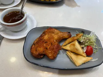 炸雞脾配咖喱角