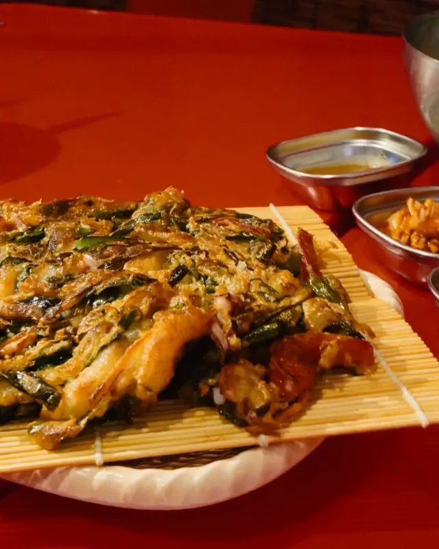 海鮮煎餅 Seafood Pancake 