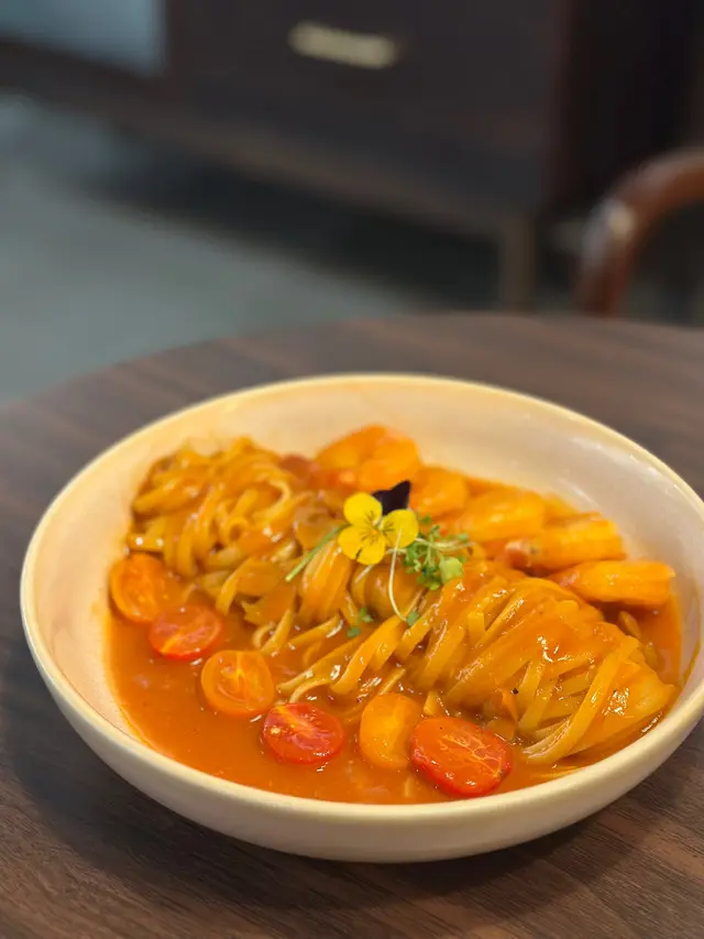 茄汁大蝦扁意粉