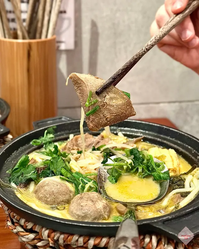 招牌牛魔王小鍋米線