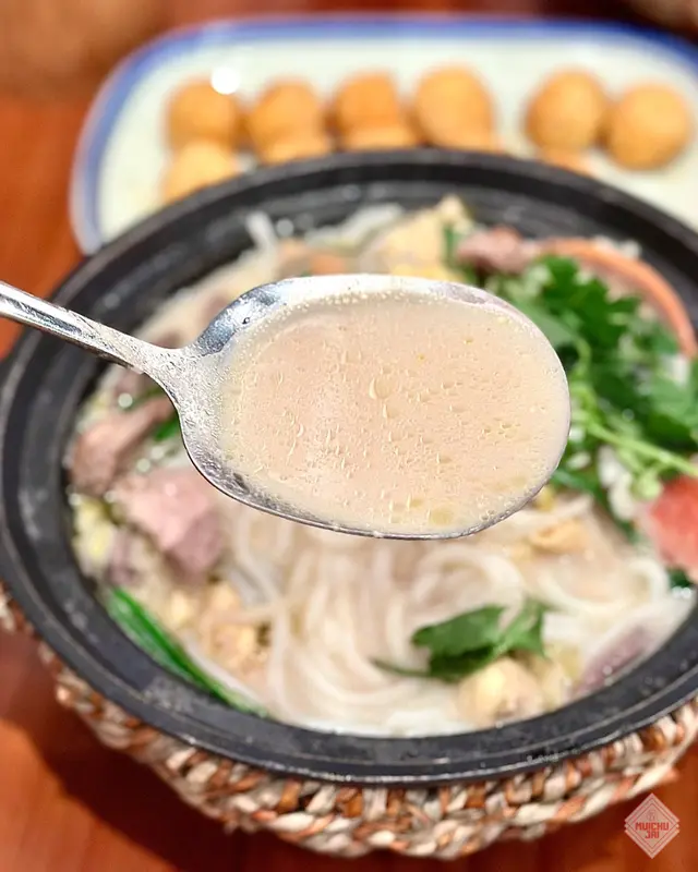 招牌雞雜小鍋米線