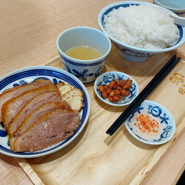 鵝片拼豆腐, 白飯多飯, 糖脆炒花生魚仔