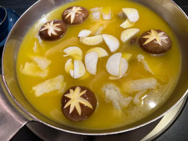 紅顏竹笙花膠雞鍋