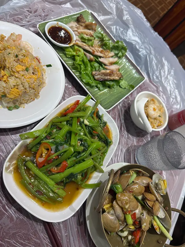 猪颈肉好香好好味、香叶炒蚬就太辣