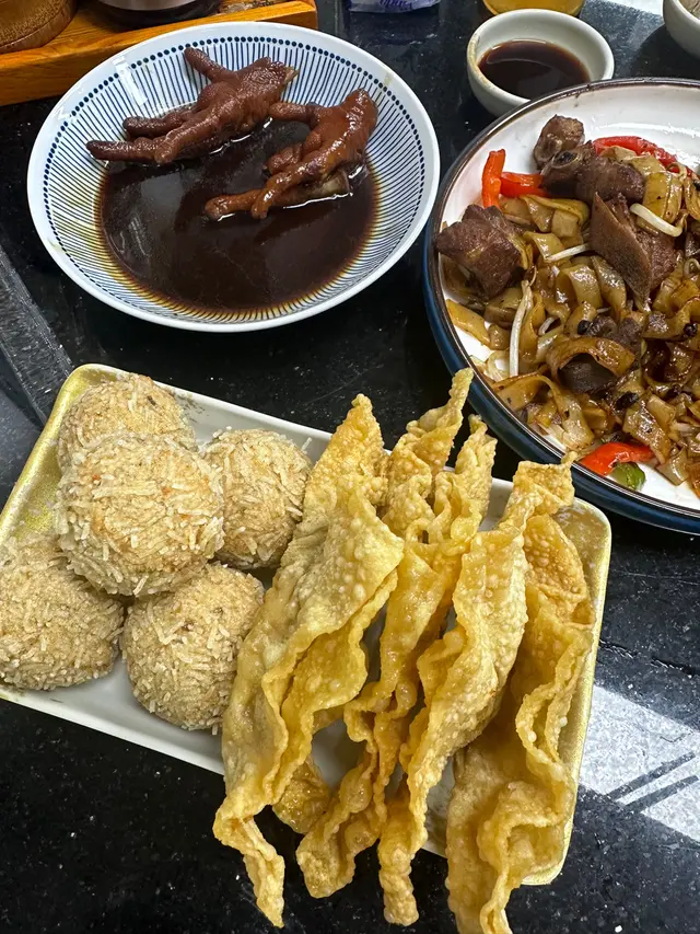 炸雲吞，水蟹粥
