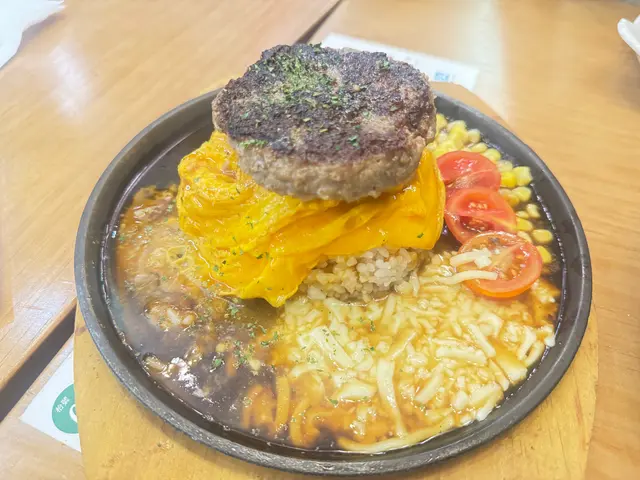 日本飛驒牛漢堡滑蛋蓋鐵板拌飯