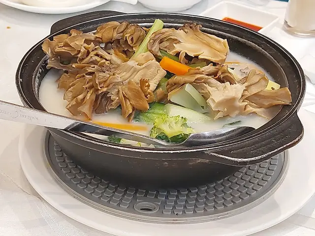 胡椒湯舞茸菇雜菜煲