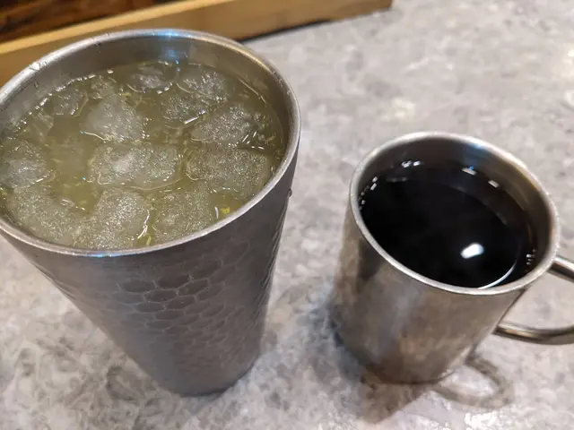 凍柑桔特飲 . 熱羅漢果茶