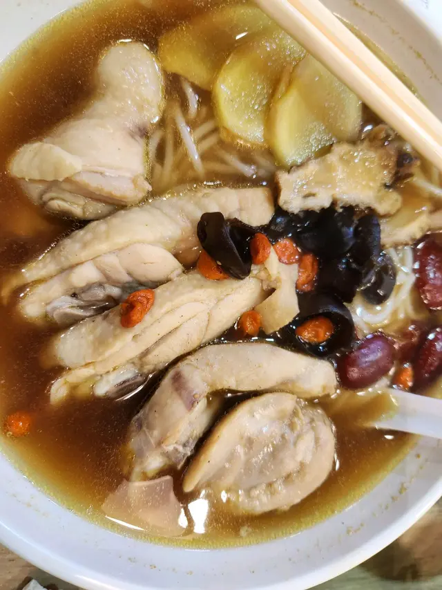 特別既醉雞米線