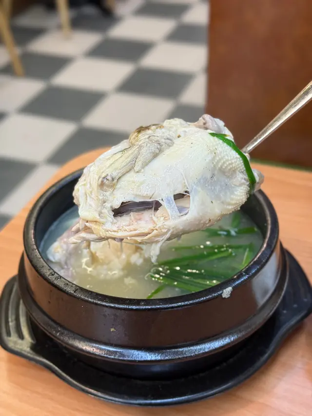 蔘雞湯(一隻)