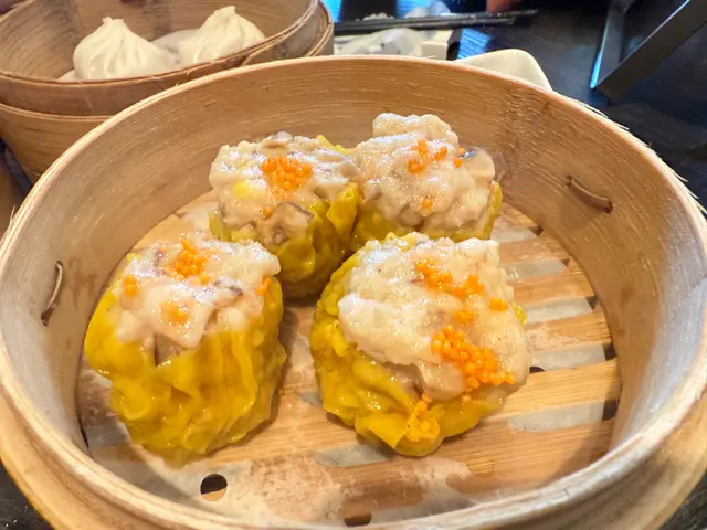 這個另外叫的燒賣特別出色，豬肉是用切的不是用攪拌機攪出來的，口感特好。