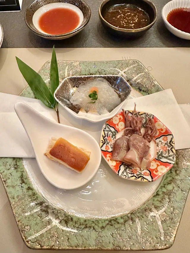 前菜(水母刺身/熒光魷魚/灸芝士加雪魚乾)