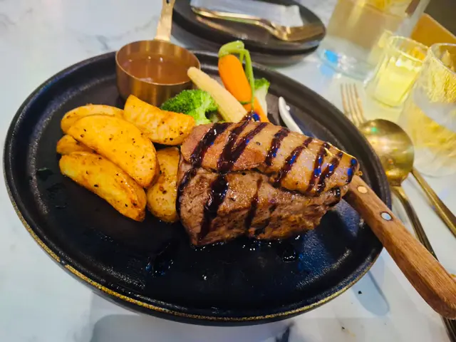 食物質素唔錯，但狗流服務態度