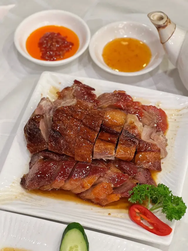 招牌燒鵝拼叉燒皇
