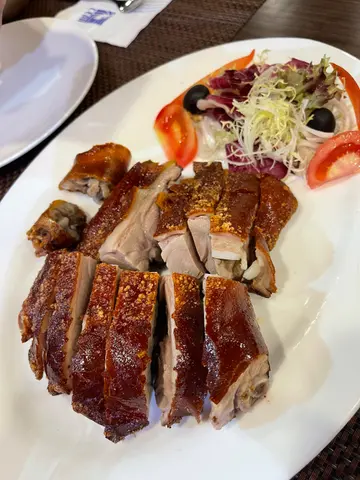 乳豬、焗豬扒飯、厚椰拿鐵