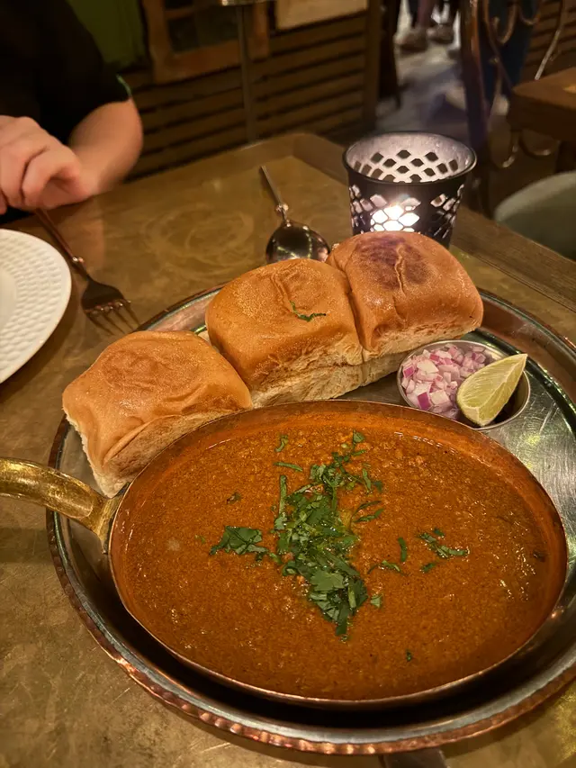 Keema Pau "Bombay Bun"