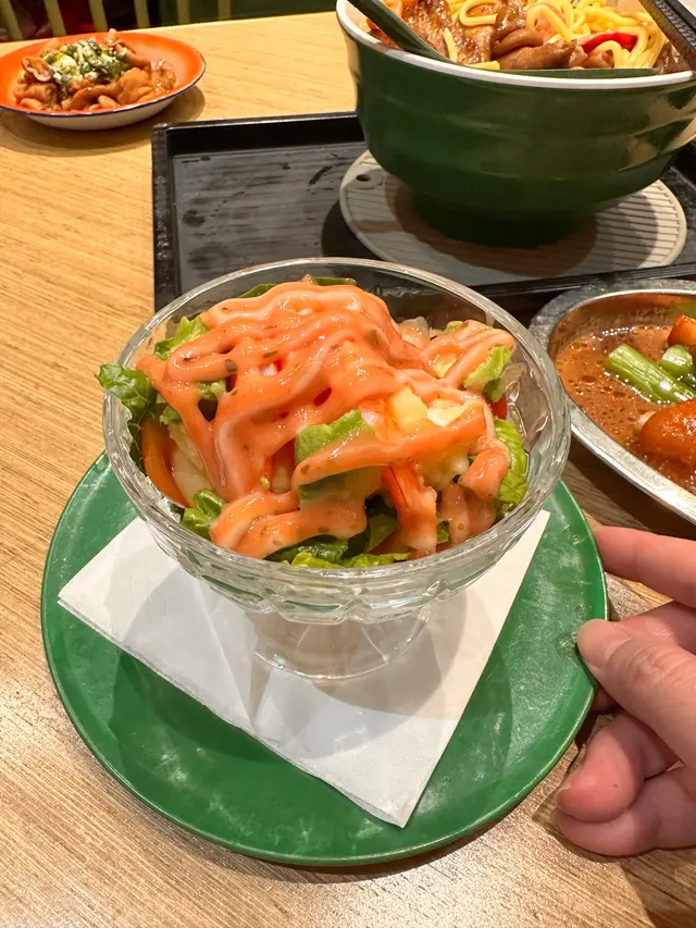 牛油果薯仔蝦沙律