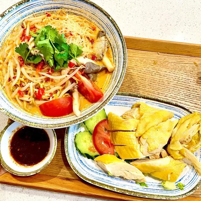 海南雞冬陰湯米粉