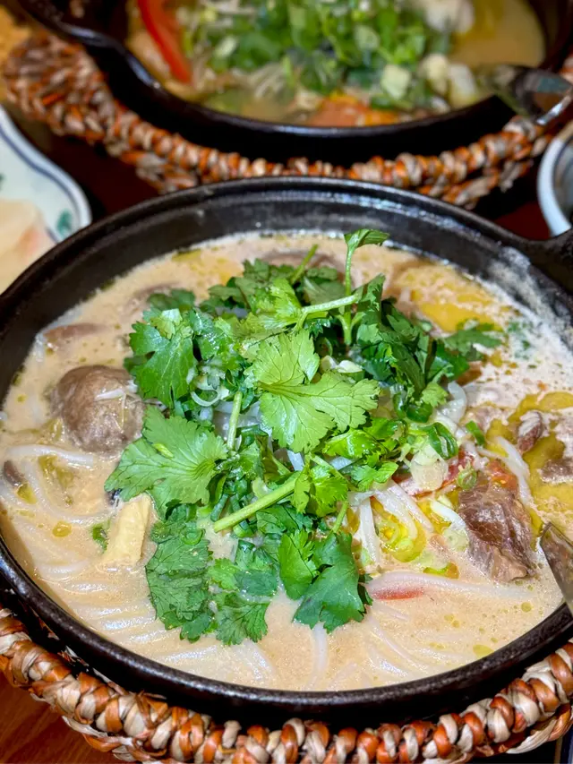 招牌牛魔王小鍋米線