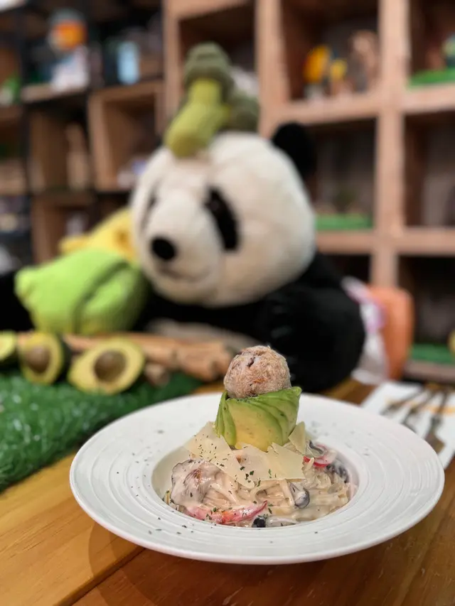 牛油果蟹肉意粉